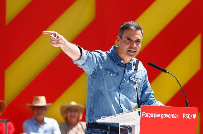 Pedro Sánchez asiste a un acto electoral del PSC en Barcelona