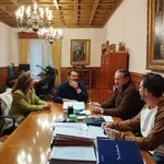 Javier Faúndez se reúne con representantes del AVE Zamora
