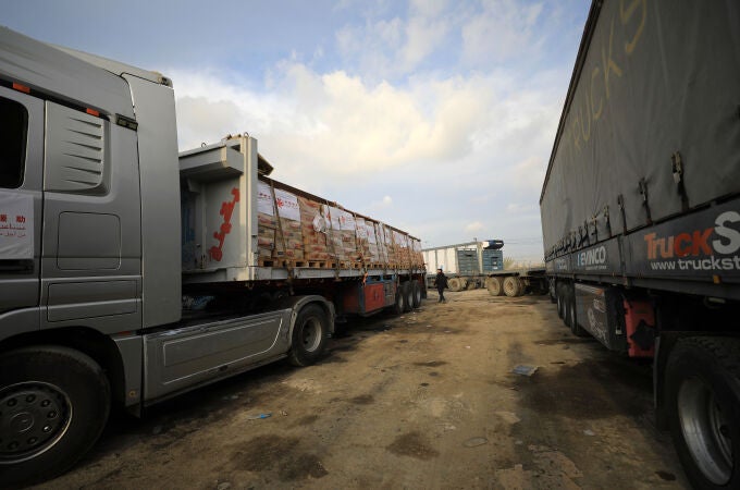 O.Próximo.- Israel cierra el paso de Kerem Shalom a los camiones de ayuda humanitaria tras un ataque con cohetes