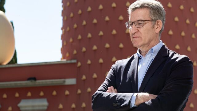 Feijóo anuncia que el PP volverá a salir a la calle en la segunda quincena de mayo a "defender la democracia"