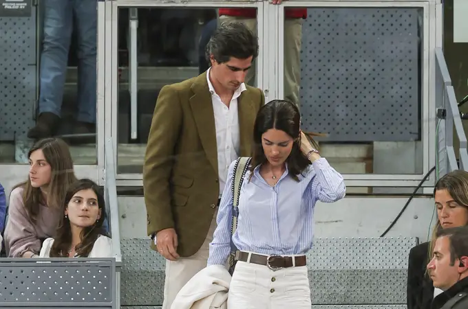 Sofía Palazuelo vuelve a dejar claro porque es una de las chicas mejor vestidas de Madrid con vaquero blanco con Converse