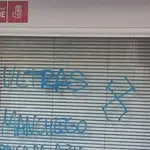 La sede del PSOE en Ciudad Real amanece con pintadas de simbología fascista