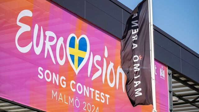 Exteriores del Malmï Arena de Suecia decorados por el Festival de Eurovisión
