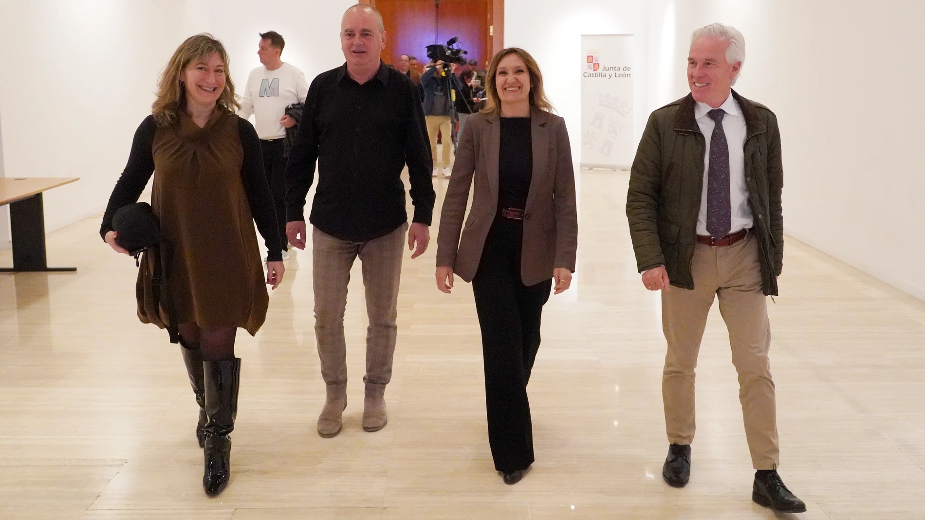 Rocío Lucas junto a Luis Domingo González asiste a este foro que se celebra en Valladolid