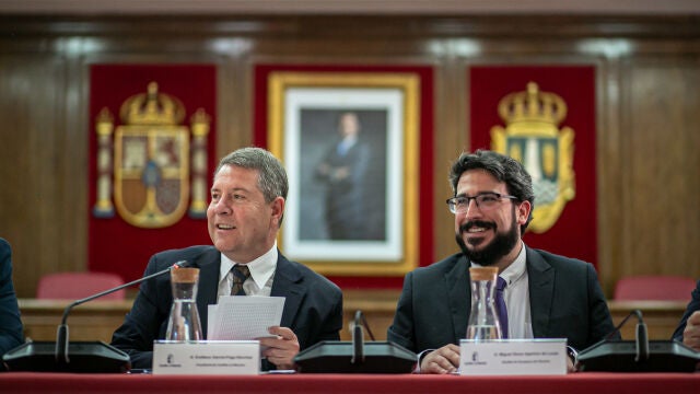 El presidente de Castilla-La Mancha, Emiliano García-Page, durante el Consejo de Gobierno itinerante en Azuqueca de Henares (Guadalajara)