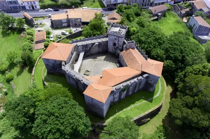 El impresionante castillo de Galicia que podrás asaltar como en la Edad Media 