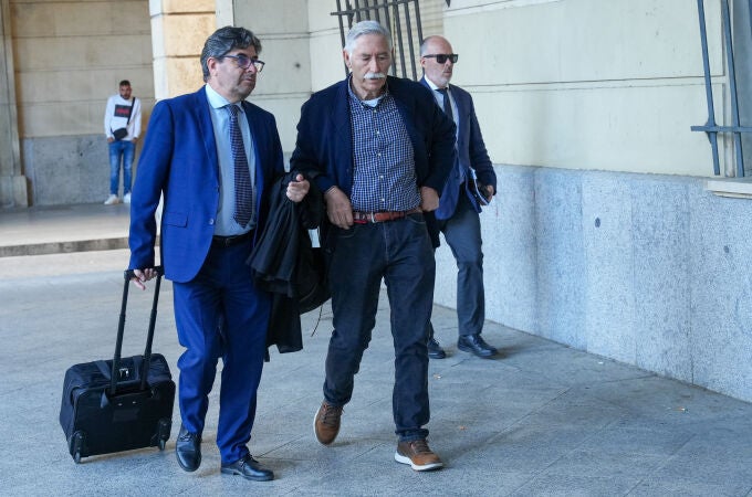 A juicio este martes dos exalcaldes socialistas de Los Palacios por 750.000 euros de los ERE.