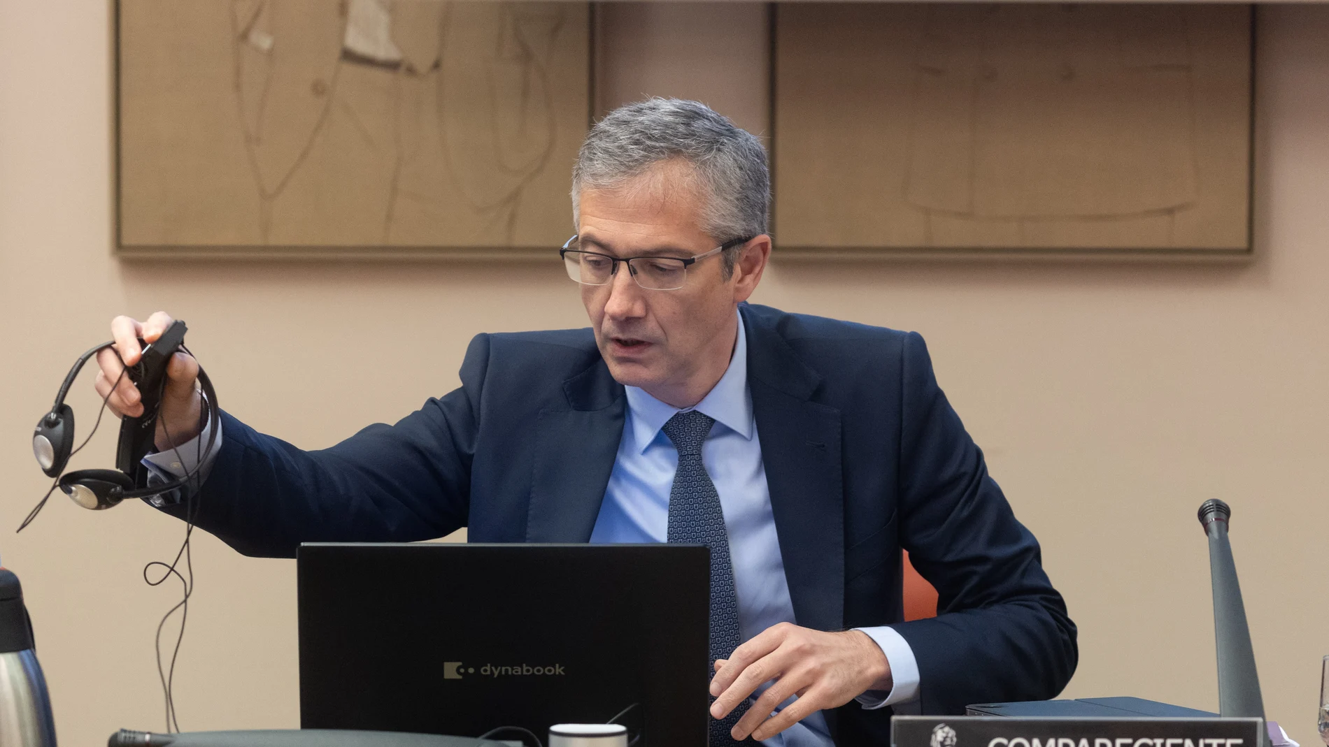 El gobernador del Banco de España, Pablo Hernández de Cos, durante su comparecencia ante la Comisión de Economía, Comercio y Transformación Digital, en el Congreso de los Diputados, a 7 de mayo de 2024, en Madrid.