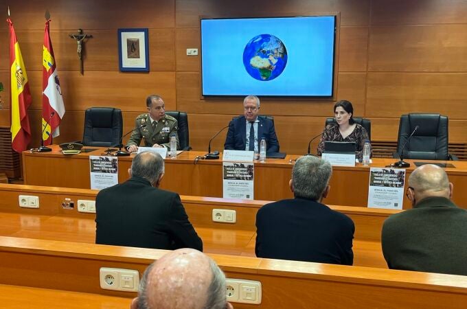 Ponencia“Panorama Estratégico Mundial y Defensa Nacional” en la UCAV