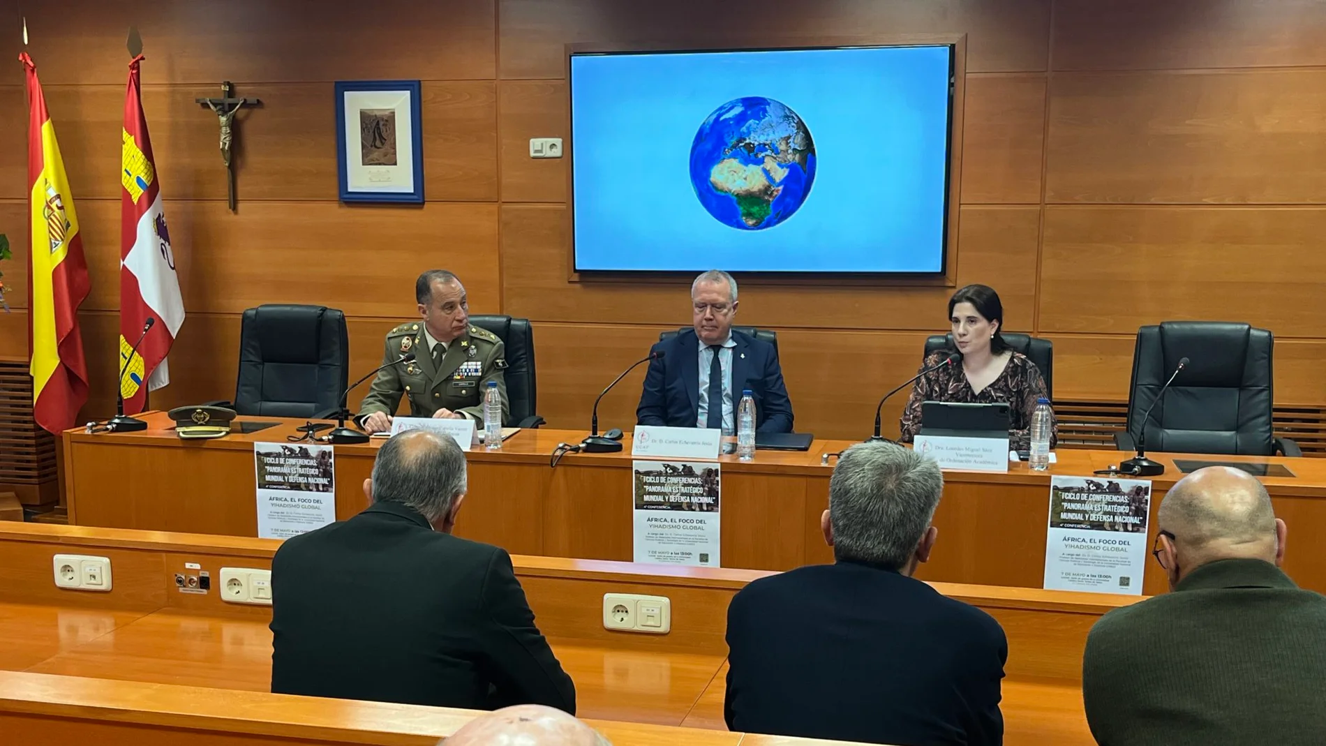 Ponencia“Panorama Estratégico Mundial y Defensa Nacional” en la UCAV