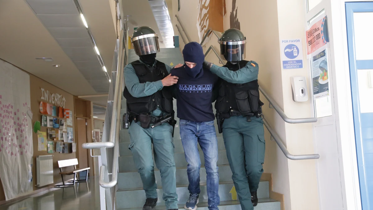La Guardia Civil hace en el colegio de Coreses (Zamora) un simulacro de ataque terrorista, con 25 alumnos y tres docentes secuestrados