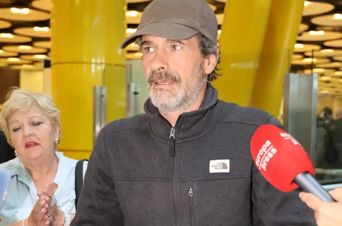 Rodolfo Sancho regresa a España tras el juicio a su hijo
