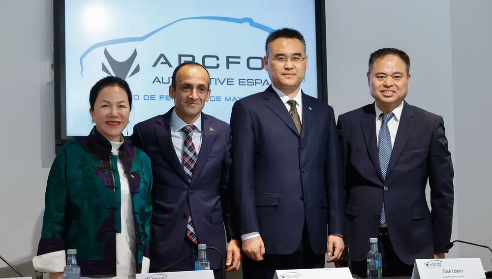La firma china Arcfox presenta sus vehículos en Ferrol