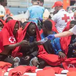 Salvamento rescata a 112 migrantes de dos neumáticas en Fuerteventura, entre ellos un niño