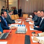 El ministro de Transportes, Óscar Puente, se ha reunido hoy el con el alcalde de Alicante, Luis Barcala, en el Ayuntamiento