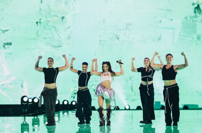 Marina Satti durante la actuación de Zari, por Grecia, en la segunda semifinal de Eurovisión