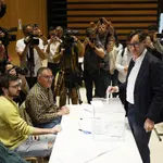Salvador Illa votó en un colegio de La Roca del Vallès