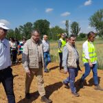 El consejero Gerardo Dueñas visita los campos de cultivo del ITACYL