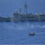 El equipo de la Fuerza de Guerra Naval Especial de la &quot;Canarias&quot;, durante la detención