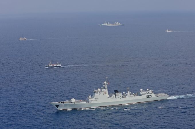 China/Filipinas.-Destructores chinos realizan simulacros en el mar de la China Meridional tras ejercicios EEUU/Filipinas