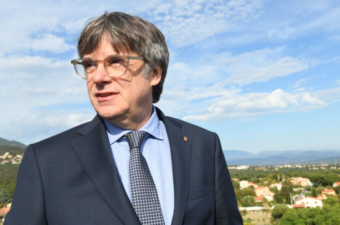 Puigdemont realiza unas declaraciones a la prensa en Laroque-des-Albères (Francia)