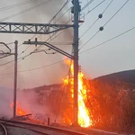 Imagen del incendio provocado en la línea férrea tras los sabotajes en Rodalíes