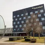  Vista de la sede corporativa del Banco Sabadell em Sant Cugat del Vallés (Barcelona).