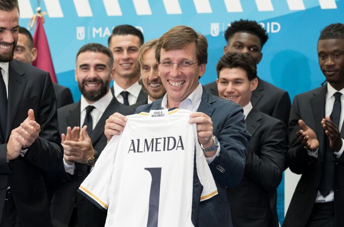 Almeida, en la celebración del título de Liga del Real Madrid