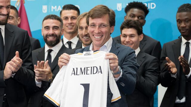 Almeida, en la celebración del título de Liga del Real Madrid