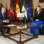 El alcalde de Sevilla, José Luis Sanz, y la portavoz municipal de Vox, Cristina Peláez, en una imagen de archivo
