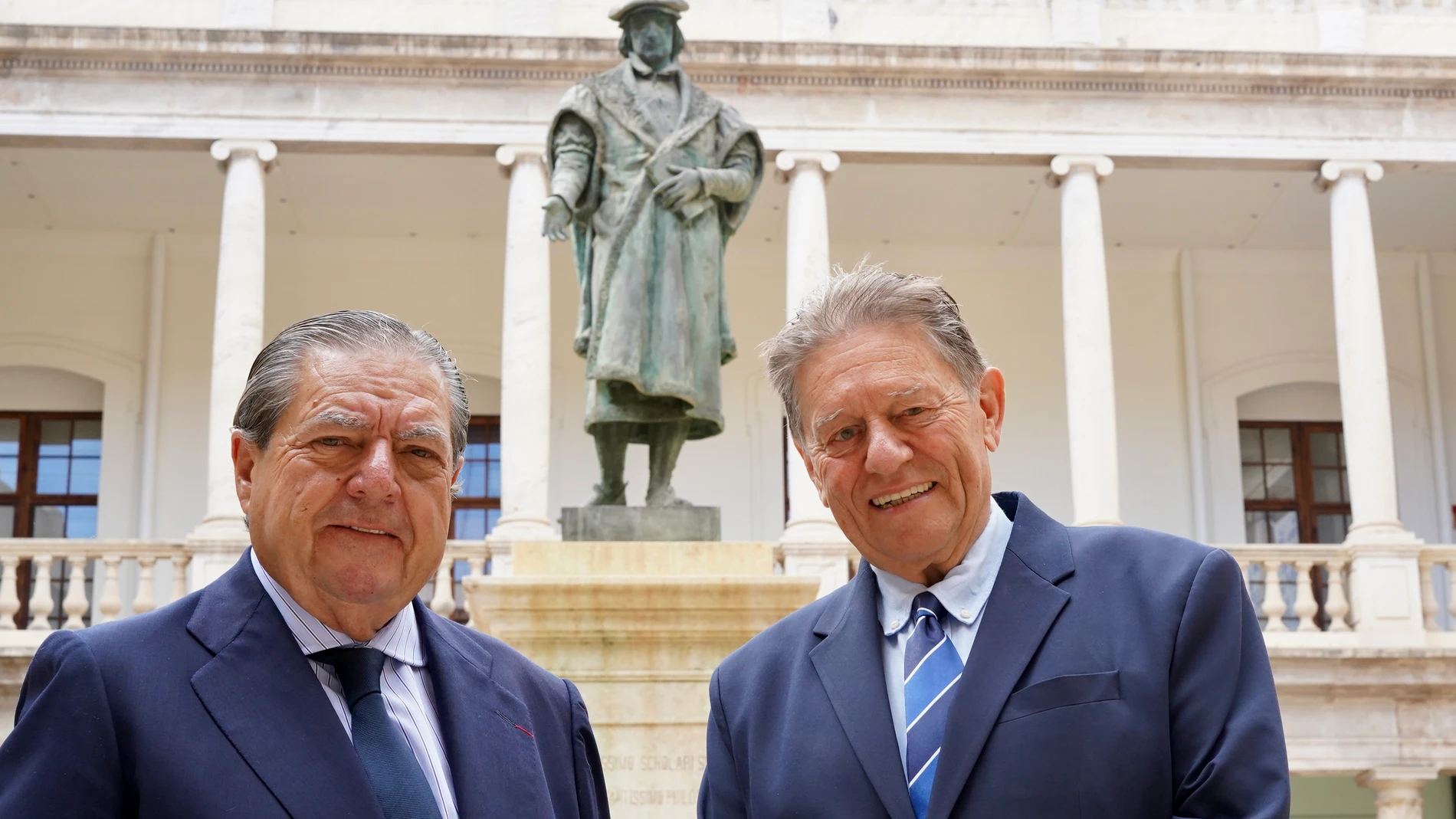 El presidente de la Fundación Premios Jaume I, Vicente Boluda (izda), y el presidente ejecutivo, Javier Quesada