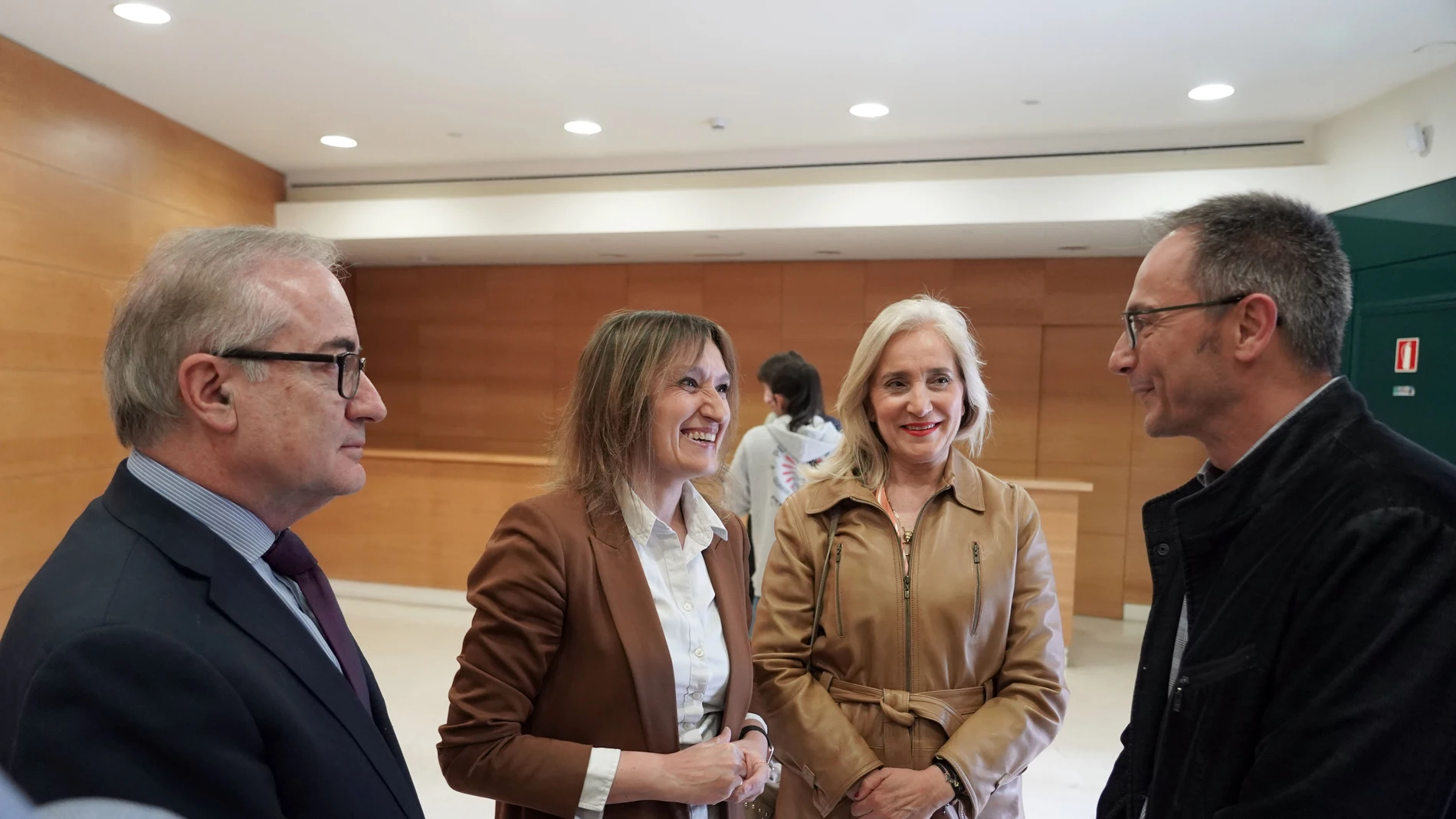 La consejera de Educación, Rocío Lucas, antes del comienzo de la jornada