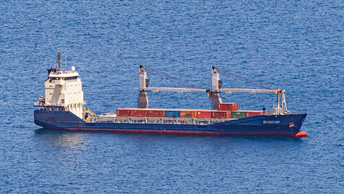 Exteriores deniega la escala a un buque cargado de armas con destino a Israel mientras que el 