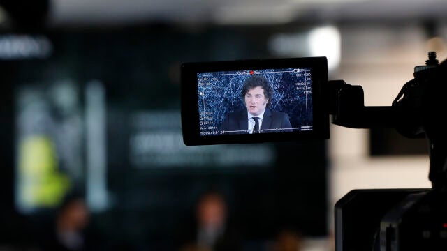 El presidente de Argentina, Javier Milei, durante la presentación de su libro “El camino del libertario”.