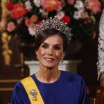 La reina de España, Letizia, durante la cena de gala con motivo de su visita de Estado a Países Bajos