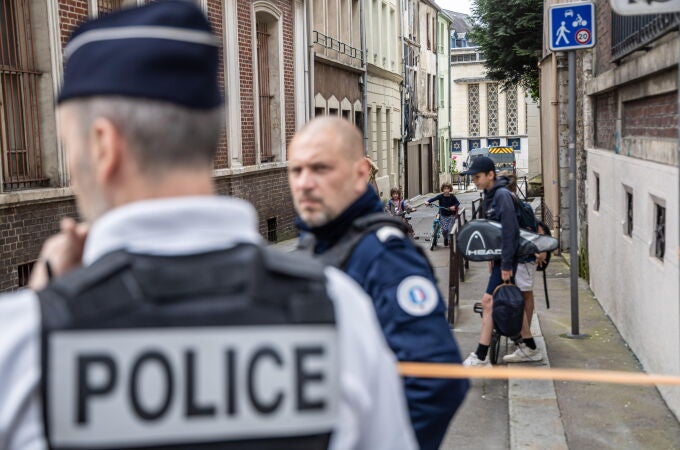 French police shoot man trying to set synagogue on fire in Rouen