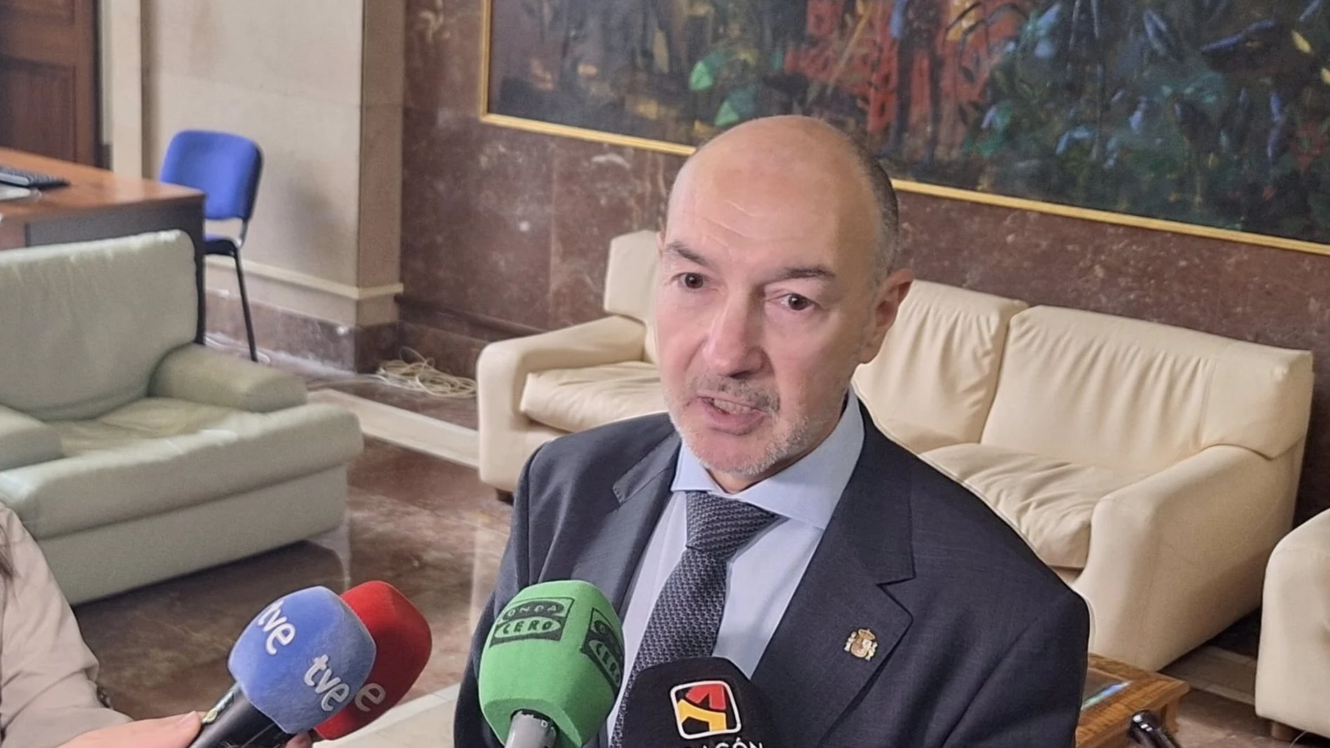 Beltrán cree que Azcón relega a los aragoneses a ser "ciudadanos de segunda" al no asistir a la Bilateral con el Estado