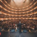 Final de '30 años de Transgresiones', de Loquillo, en el Gran Teatro del Liceo de Barcelona.