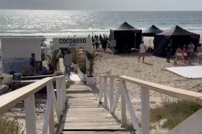 Rodaje en la playa de La Barrosa en el chiringuito Coconovo Beach