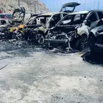 Extinguido el incendio de 30 vehículos en el puerto deportivo de Xàbia