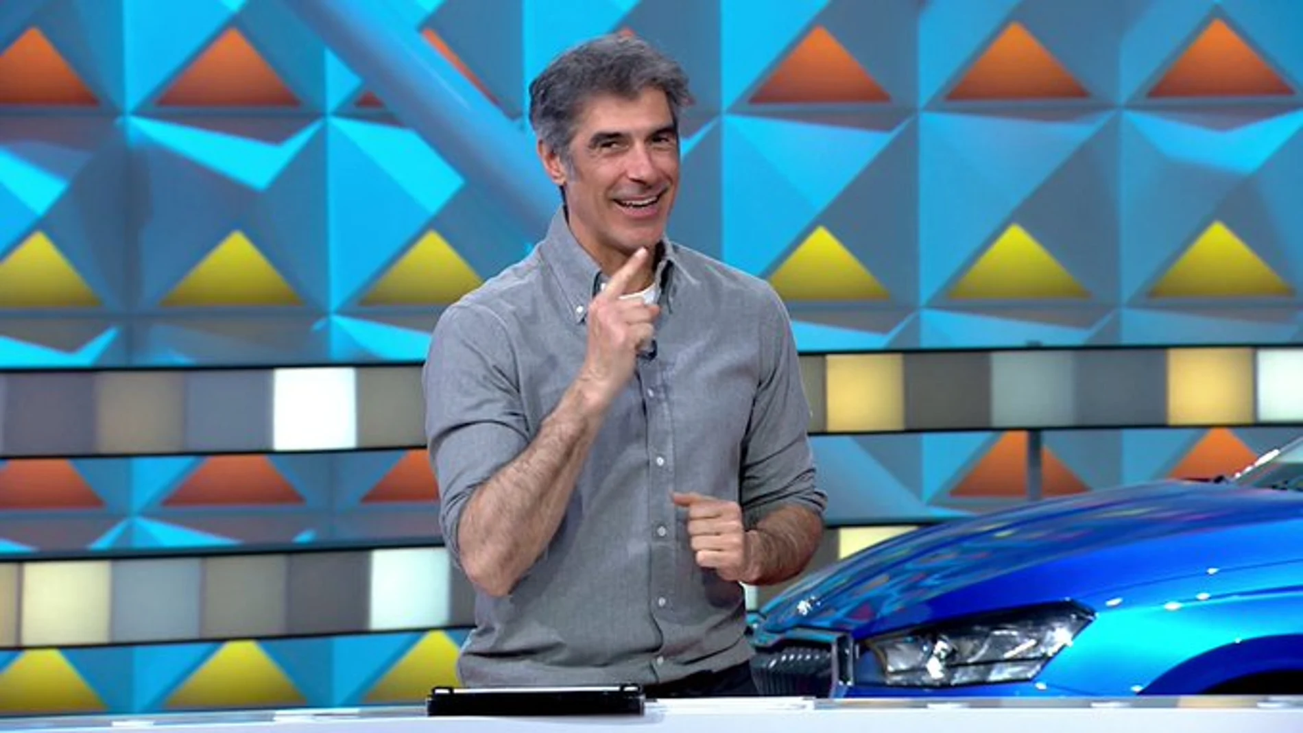 Jorge Fernández en el plató de 'La ruleta de la suerte'