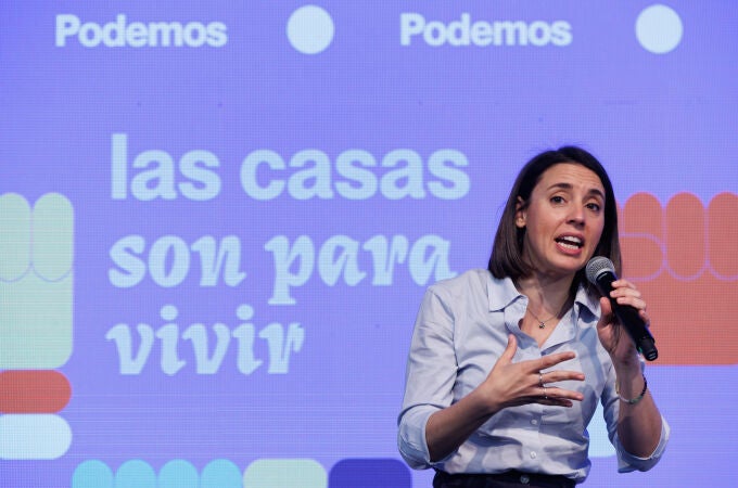 Ione Belarra e Irene Montero en acto de Podemos sobre vivienda
