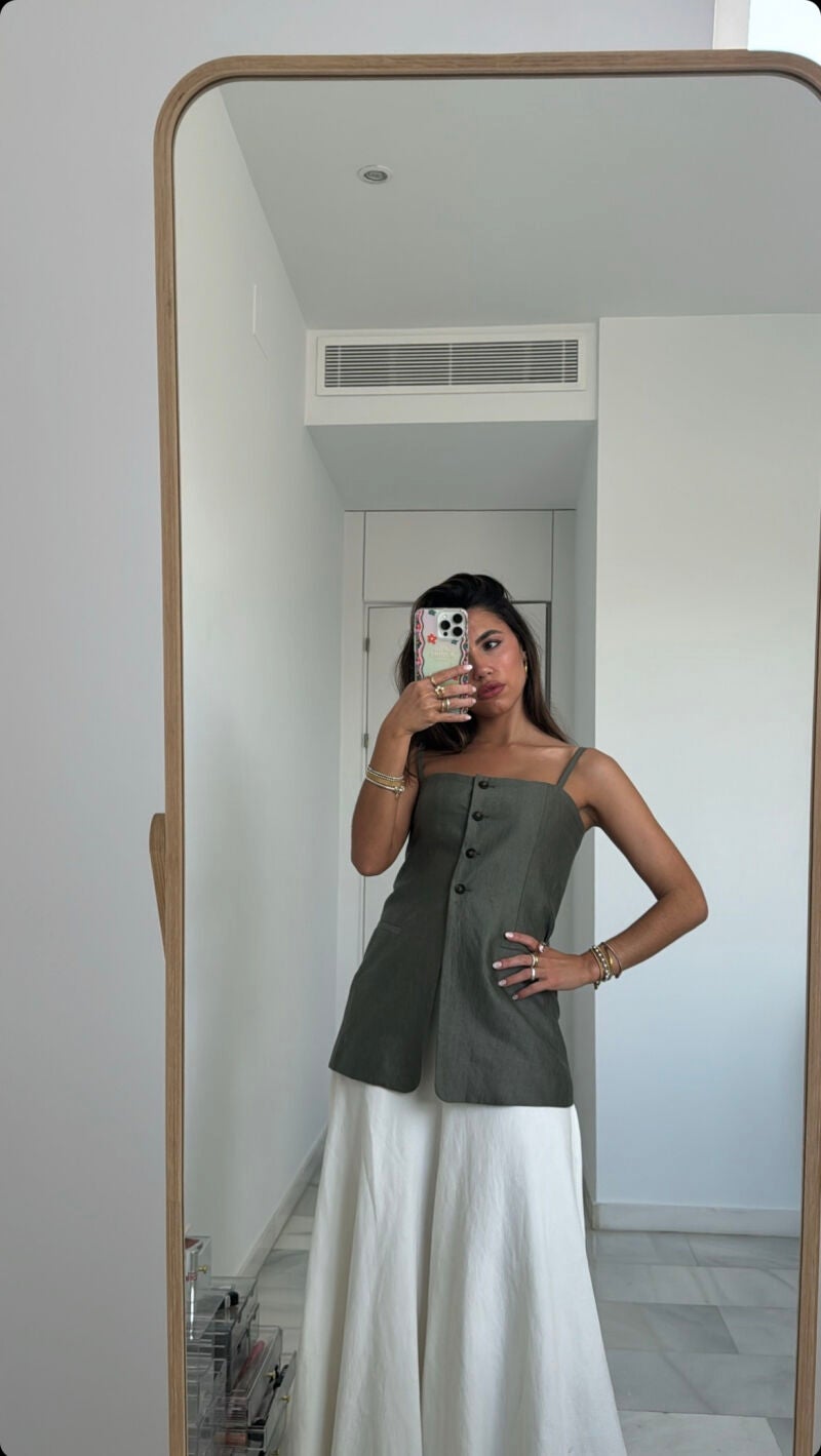María Segarra con top de lino