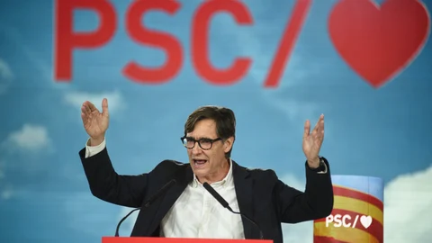 El líder del PSC y candidato del partido a la Presidencia de la Generalitat, Salvador Illa, interviene durante un acto del PSC, en el Palau de Congresos de Catalunya, a 18 de mayo de 2024.