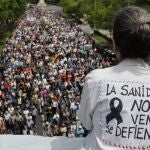 La plataforma Vecinas y vecinos de barrios y pueblos de Madrid ha convocado este domingo en Madrid una manifestación en defensa de la sanidad pública y para protestar contra las políticas del Ejecutivo madrileño que consideran como "desmantelamiento y privatización" de este servicio. 