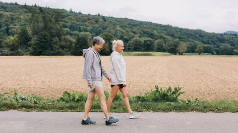 Esta es la rutina para mayores de 60 años que reduce el riesgo de muerte