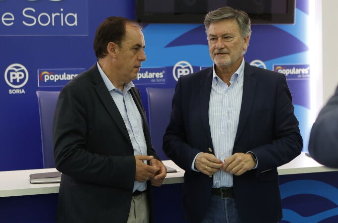 Francisco Vázquez y Benito Serrano, tras presentar la campaña en Soria