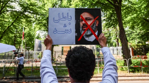 Reactions in Germany after Iranian President Raisi's death in helicopter crash