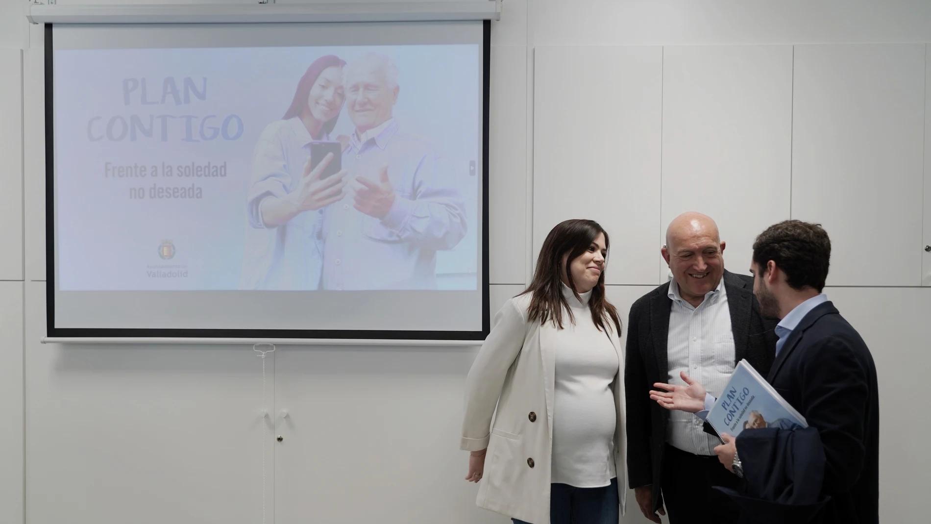 Presentación de la nueva iniciativa por parte de Jesús Julio Carnero en Valladolid