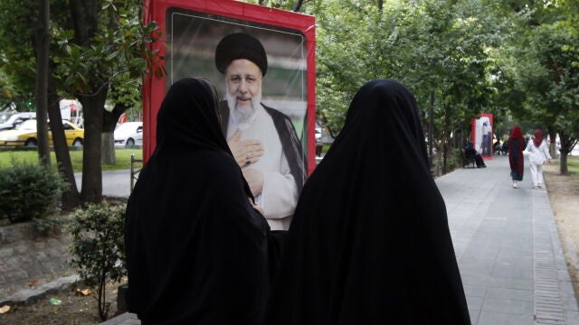Reactions in Iran after the death of Iranian President in helicopter crash